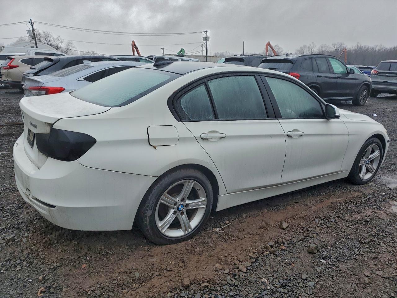 2013 BMW 328 Xi Sulev - Image 3