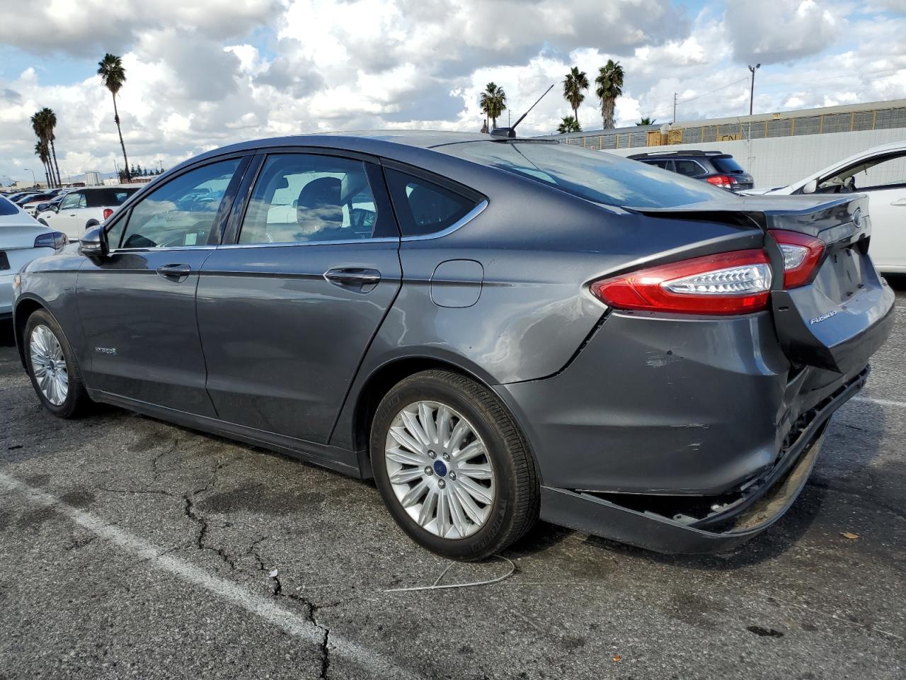 2014 Ford Fusion Se Hybrid - Image 2