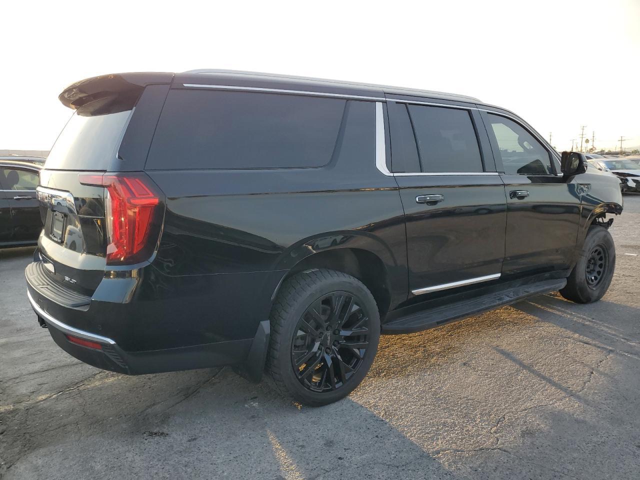 2022 GMC Yukon Xl K1500 Slt - Фото 3