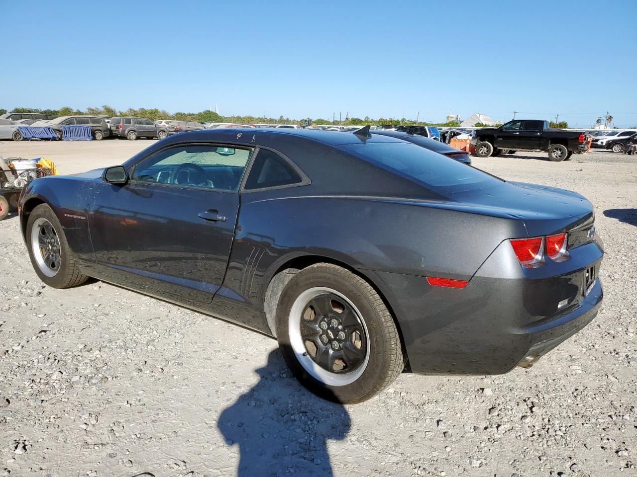 2011 Chevrolet Camaro Ls - Фото 2