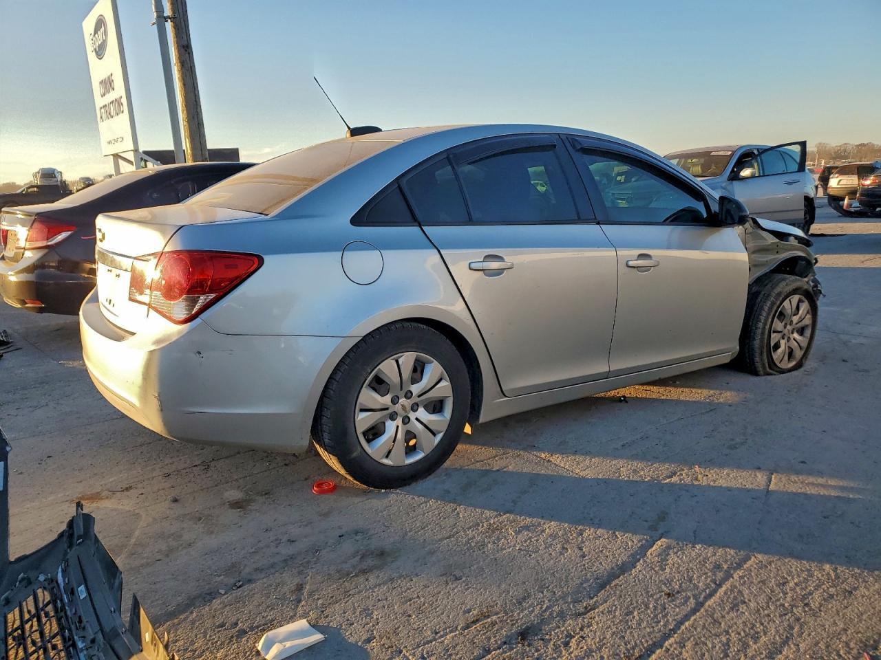 2016 Chevrolet Cruze Limited Ls - Фото 3