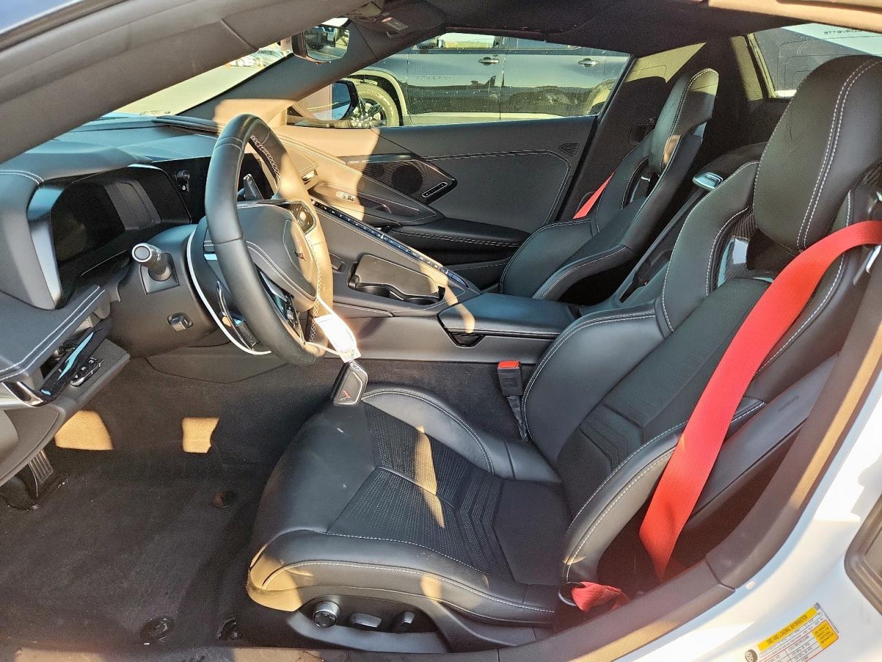 2025 Chevrolet Corvette Stingray 2Lt - Фото 7