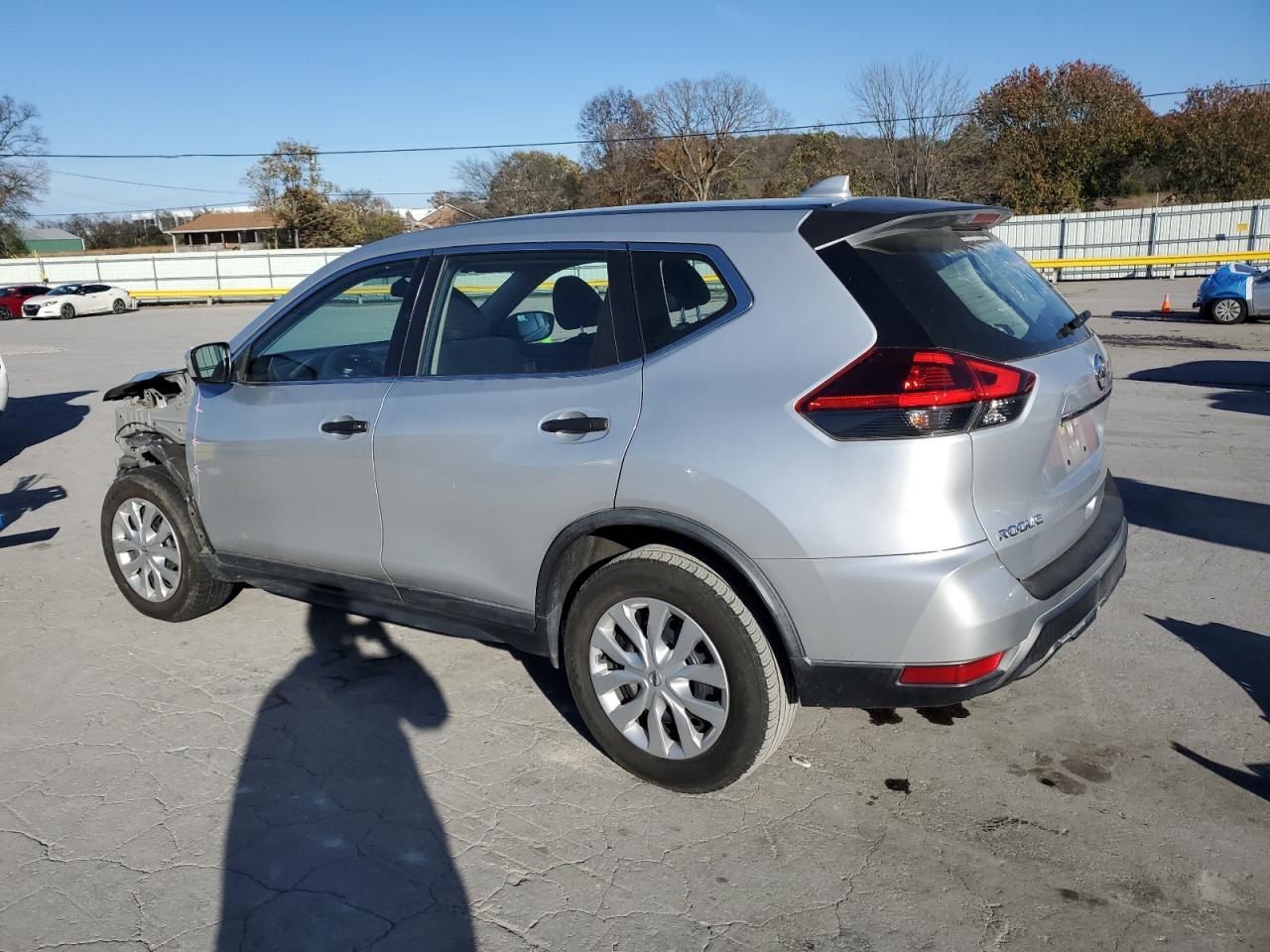 2018 Nissan Rogue S - Фото 2