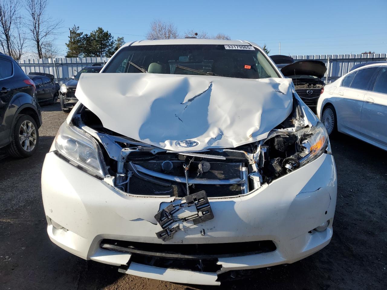 2017 Toyota Sienna Xle - Image 5