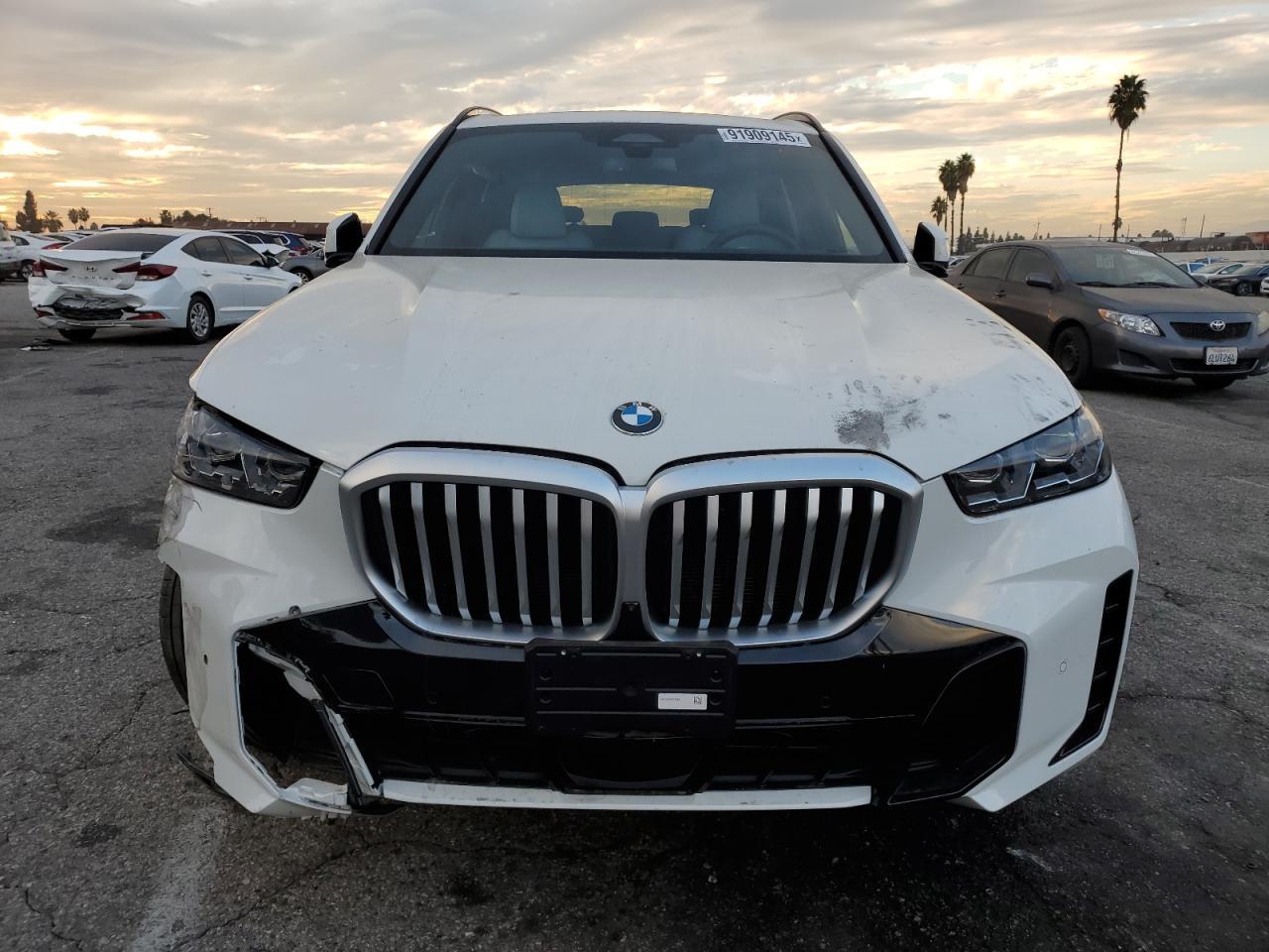 2025 BMW X5 xDrive40I - Image 5