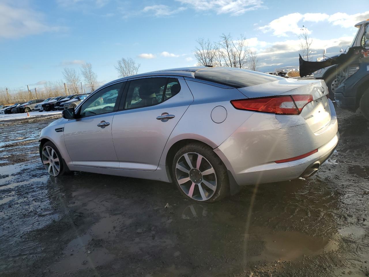 2011 Kia Optima Ex - Image 2