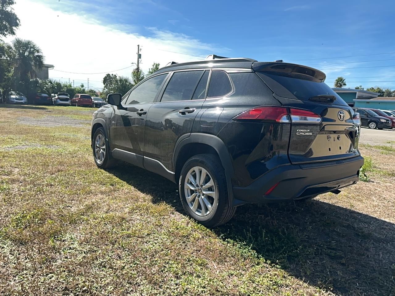2023 Toyota Corolla Cross Le - Фото 3