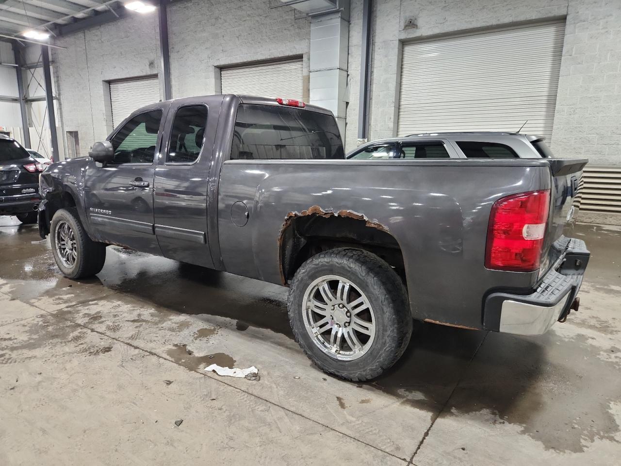 2010 Chevrolet Silverado K1500 Lt - Image 2