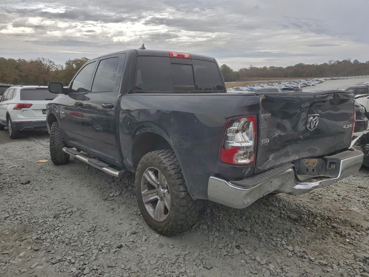 2019 Ram 1500 Classic Slt - Фото 2