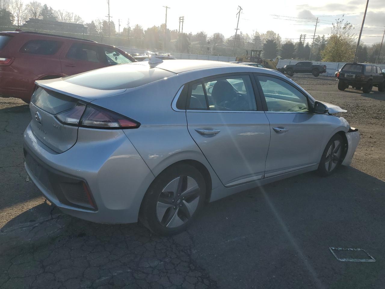 2022 Hyundai Ioniq Limited - Фото 3