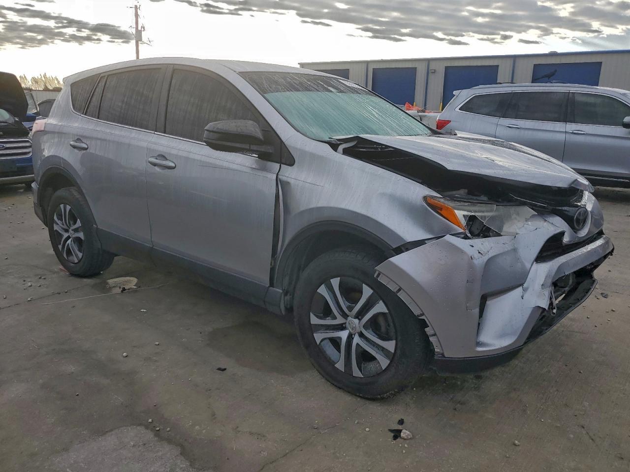 2018 Toyota Rav4 Le - Image 4