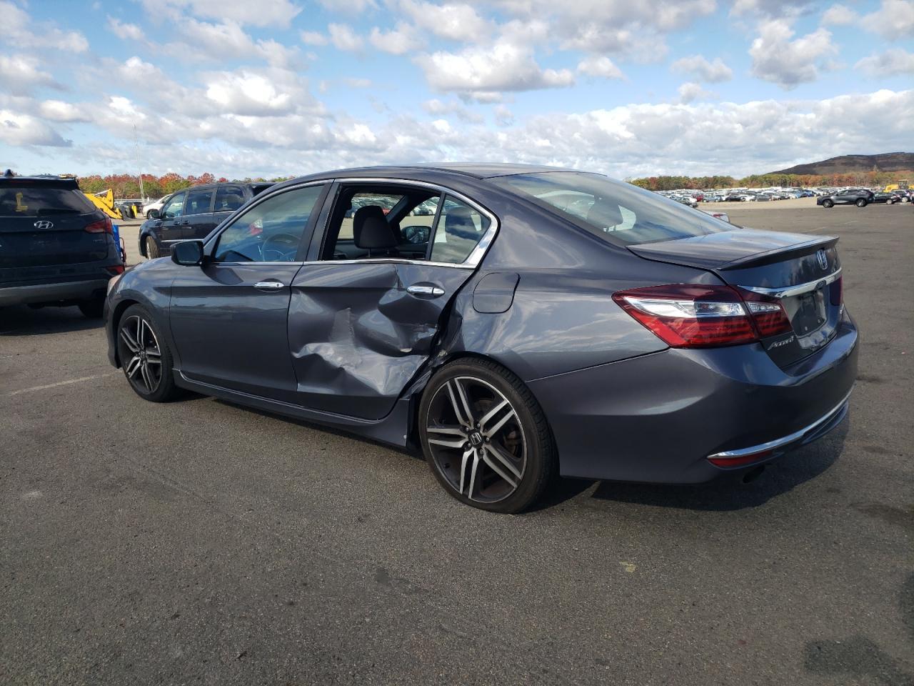 2017 Honda Accord Sport - Image 2