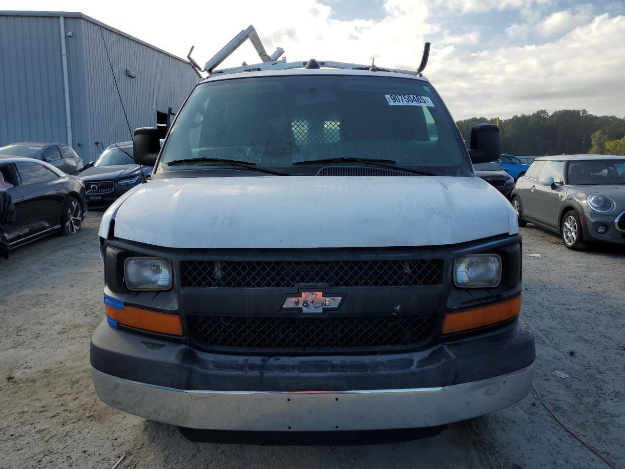 2014 Chevrolet Express G2500 Delivery Van - Image 5