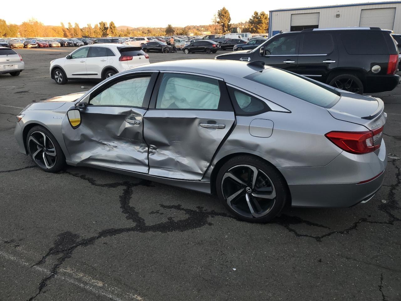 2022 Honda Accord Hybrid Sport - Image 2