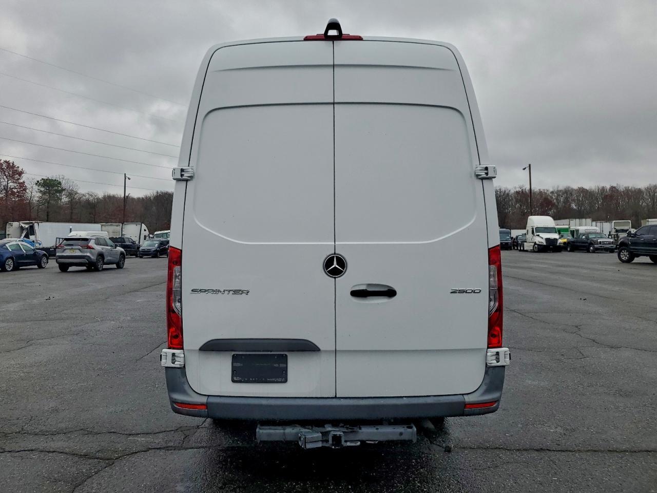 2022 Mercedes Benz Sprinter 2500 Delivery Van - Фото 6