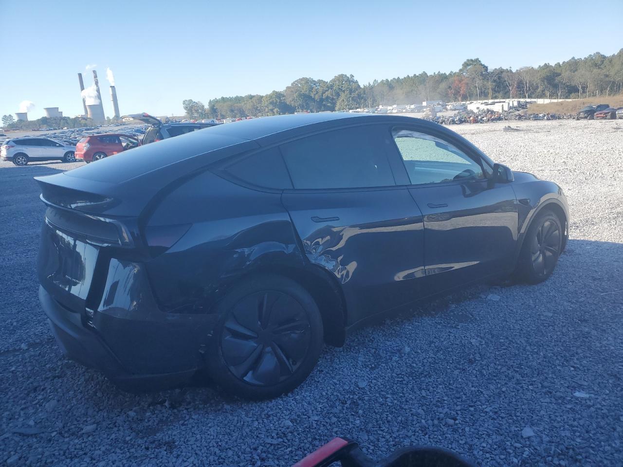 2026 Tesla Model Y - Фото 3