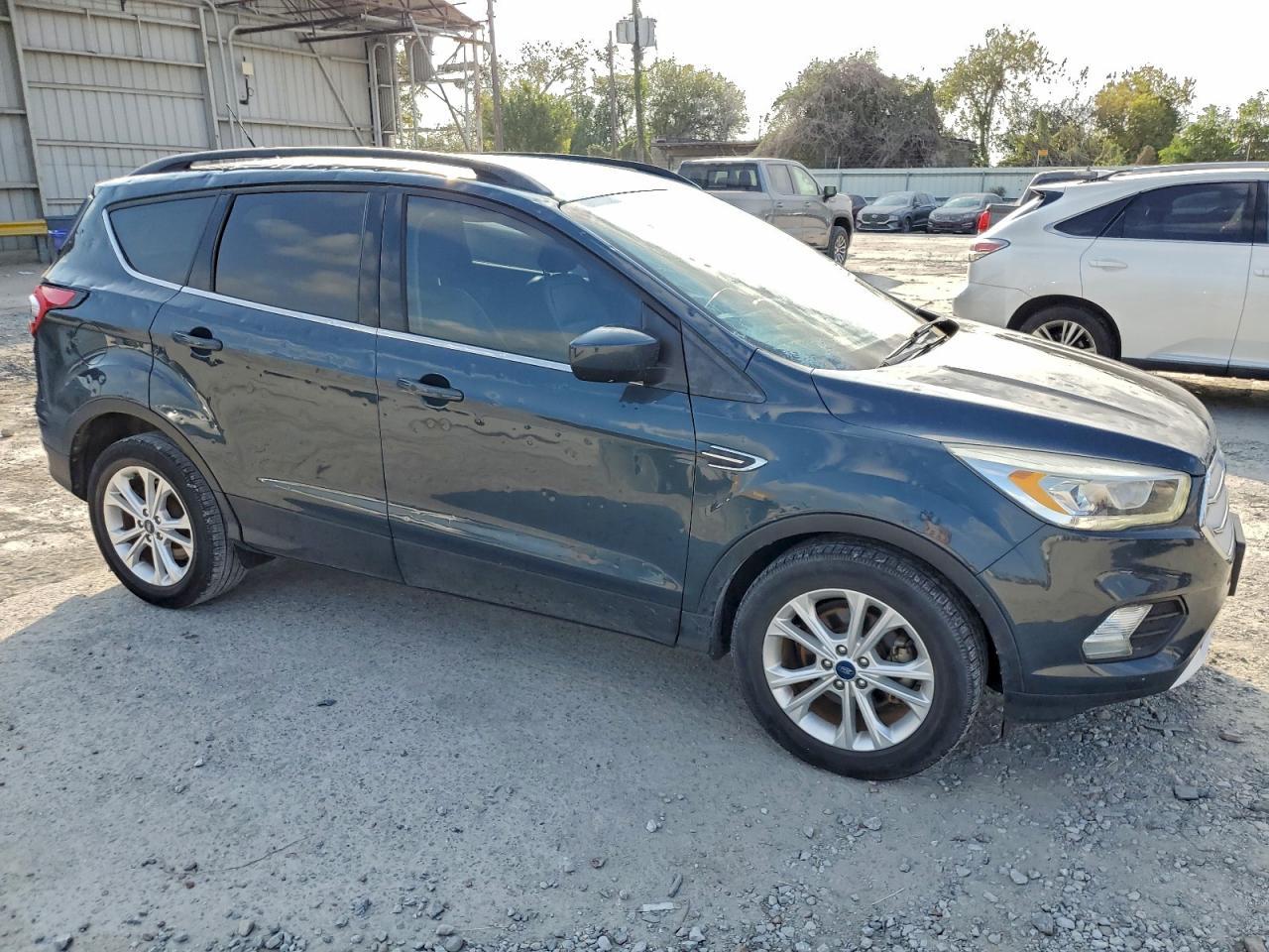 2019 Ford Escape Sel - Image 4
