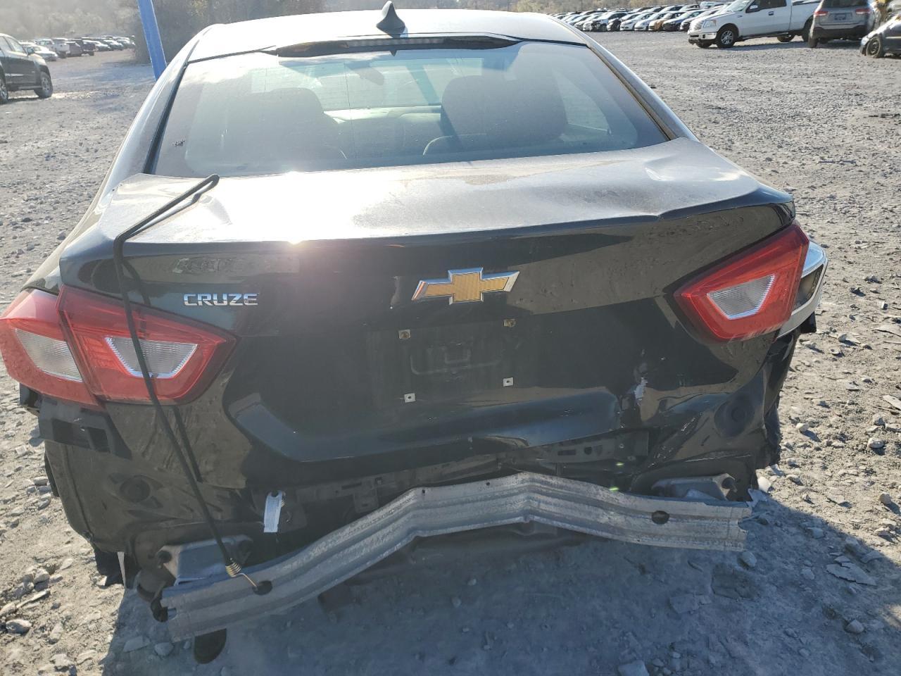 2018 Chevrolet Cruze Ls - Image 6