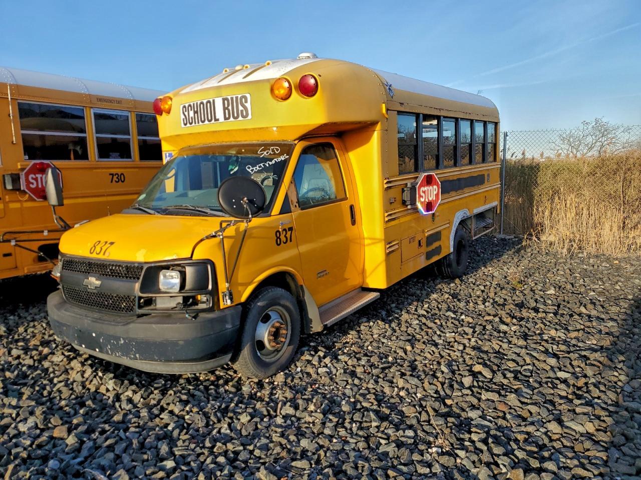 2011 Chevrolet Express G4 - School Bus - Фото 2