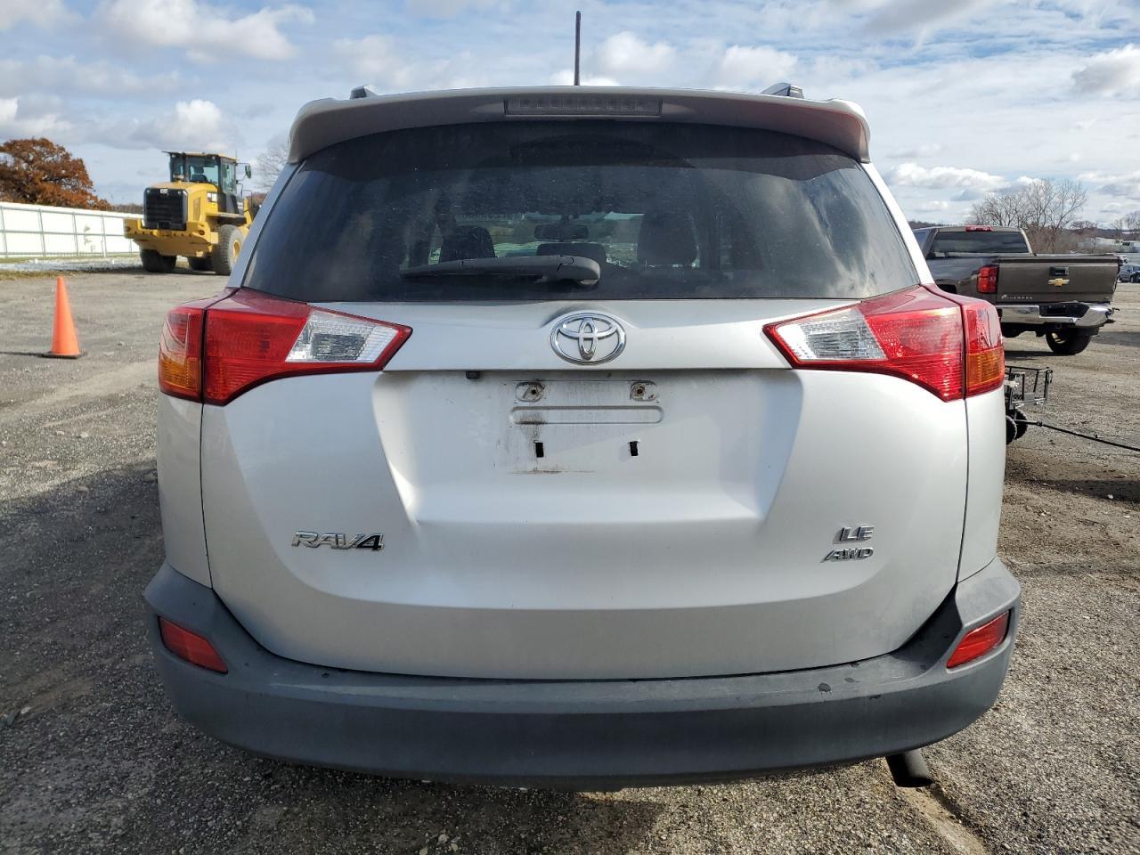 2014 Toyota Rav4 Le - Image 6