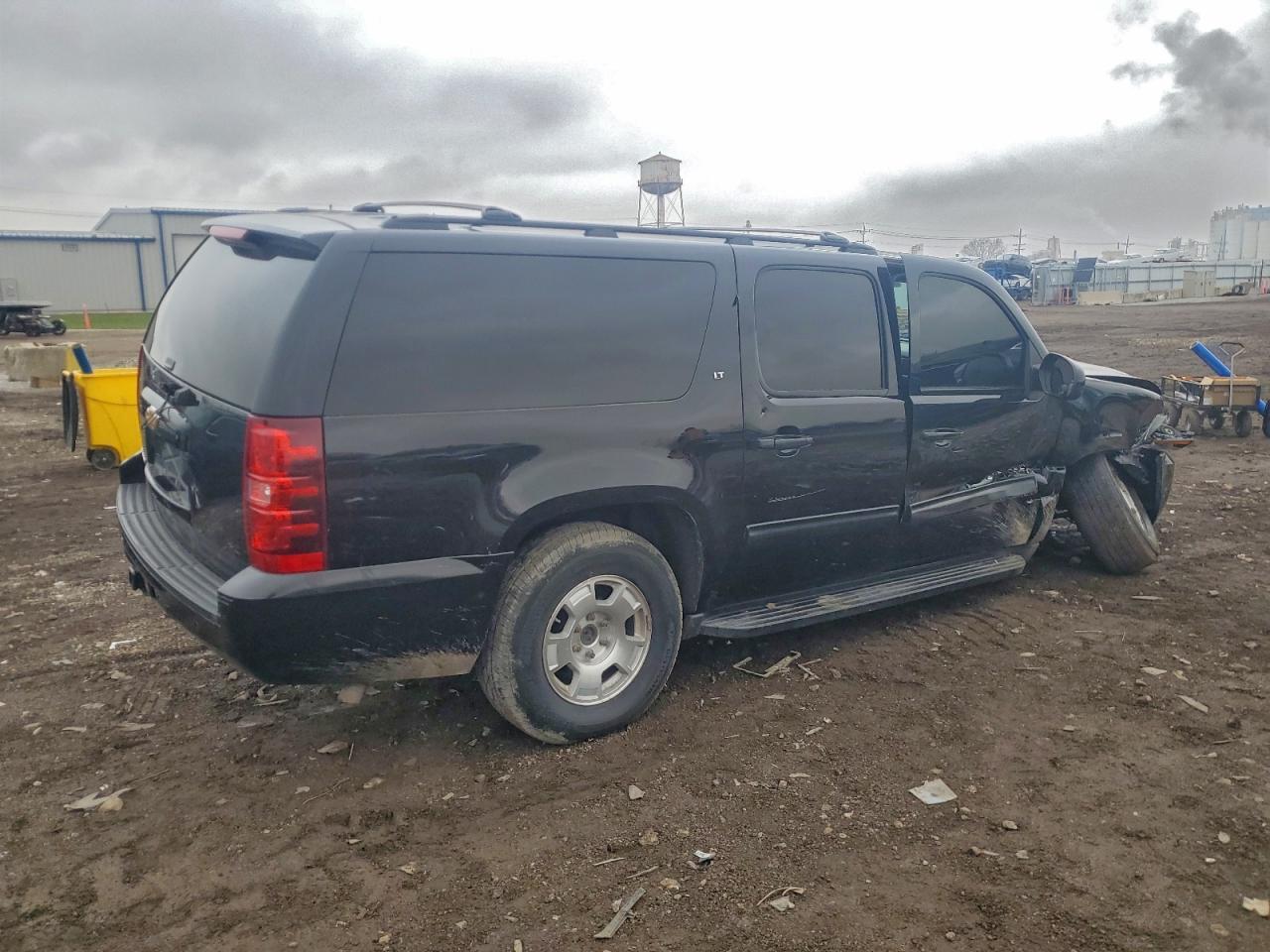 2014 Chevrolet Suburban K1500 Lt - Image 3