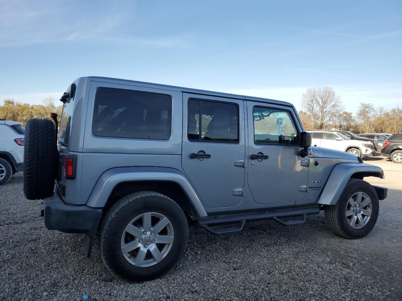 2017 Jeep Wrangler Unlimited Sahara - Фото 3