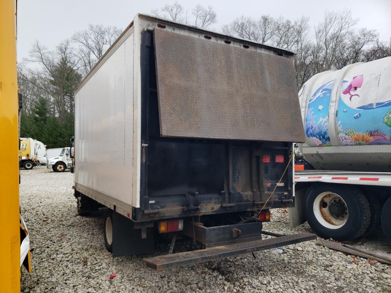 2009 Isuzu Npr Box Truck - Фото 2