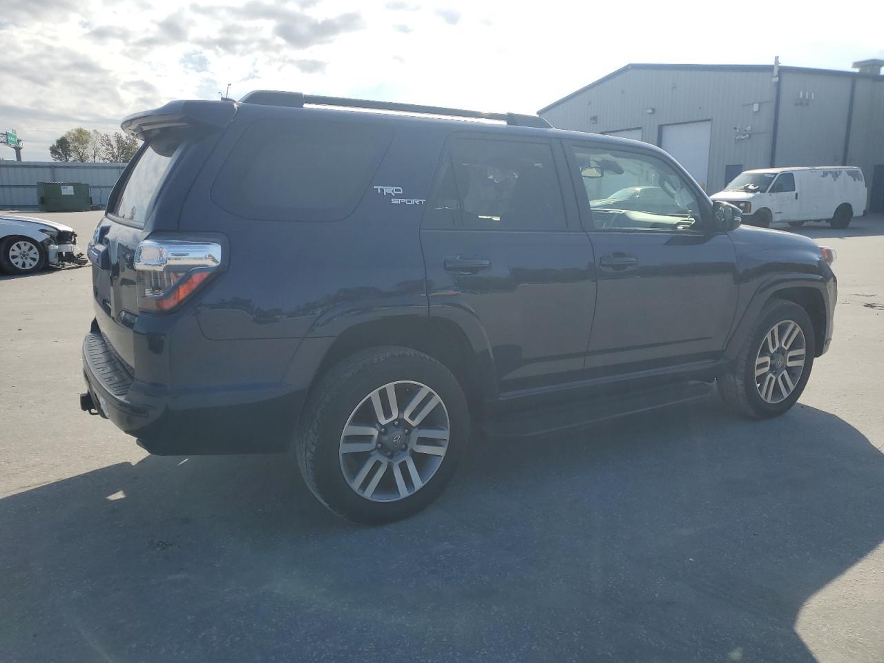 2023 Toyota 4Runner Se - Image 3