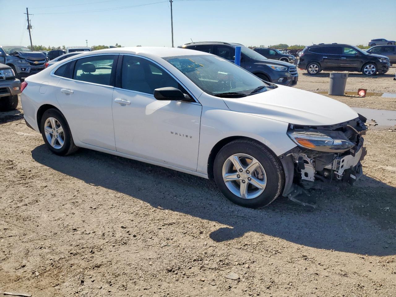 2019 Chev Malibu Ls - Фото 4
