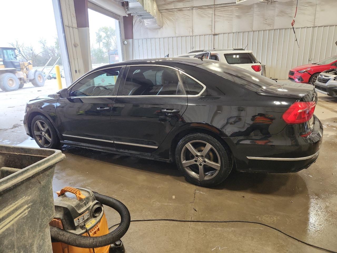 2016 Volkswagen Passat S - Фото 2