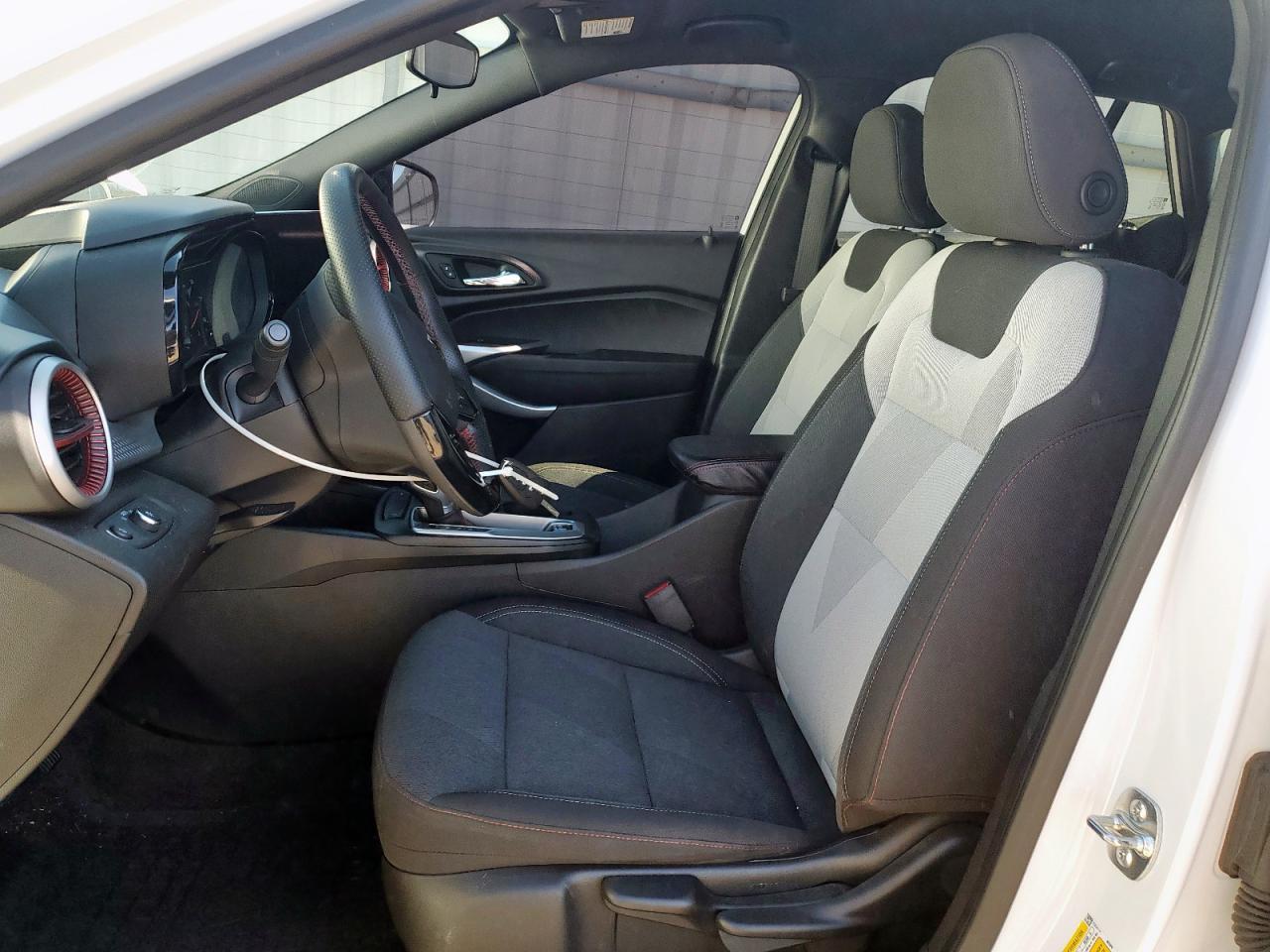 2025 Chevrolet Trax 1Rs - Фото 7