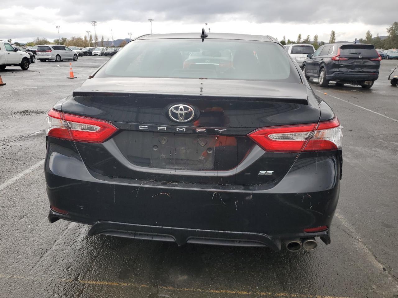 2020 Toyota Camry Se - Фото 6