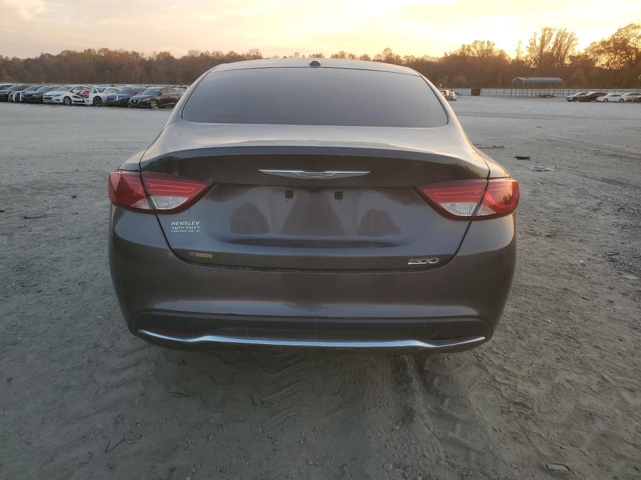 2016 Chrysler 200 Limited - Фото 6