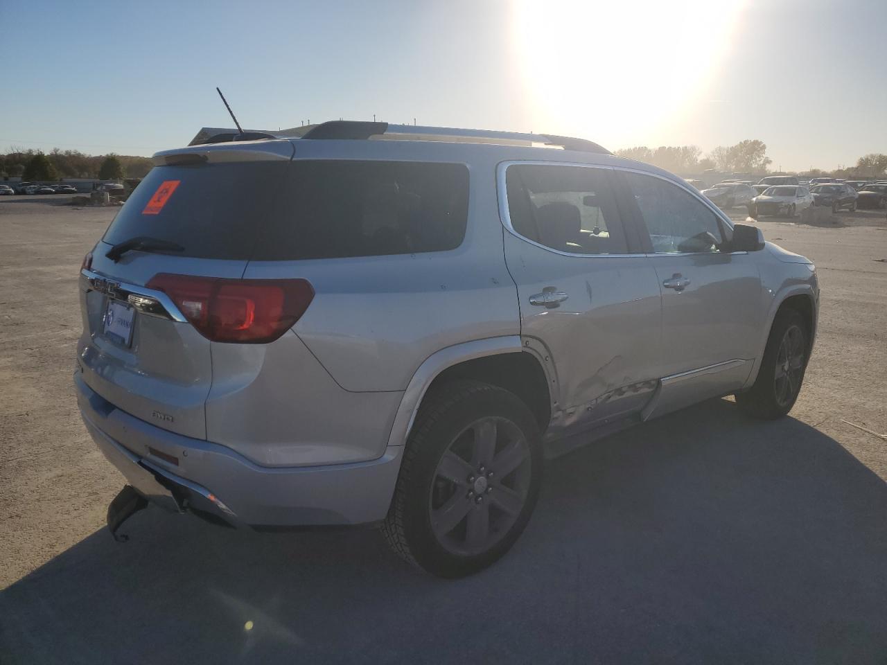 2019 GMC Acadia Denali - Фото 3