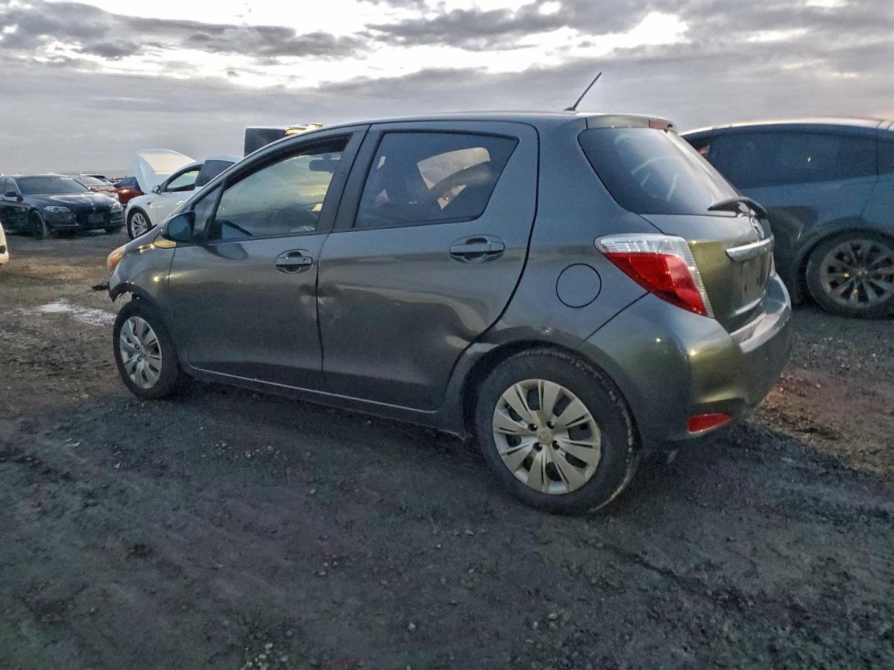 2014 Toyota Yaris - Image 2