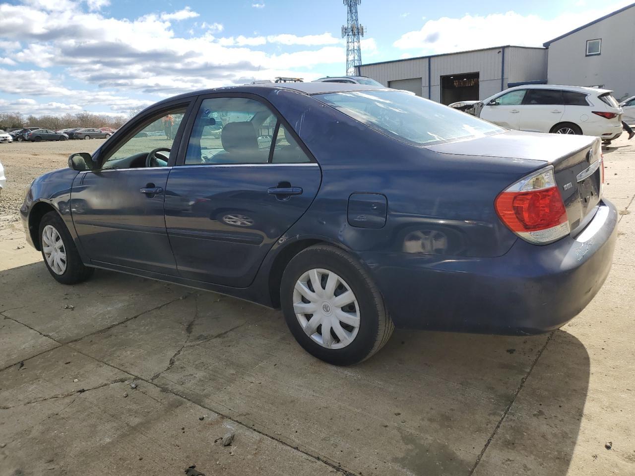 2005 Toyota Camry Le - Фото 2
