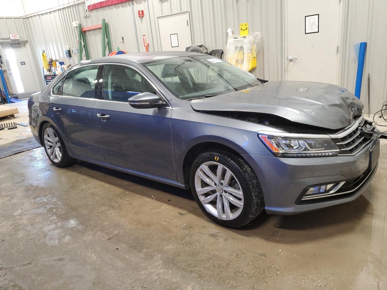 2018 Volkswagen Passat Se - Фото 4