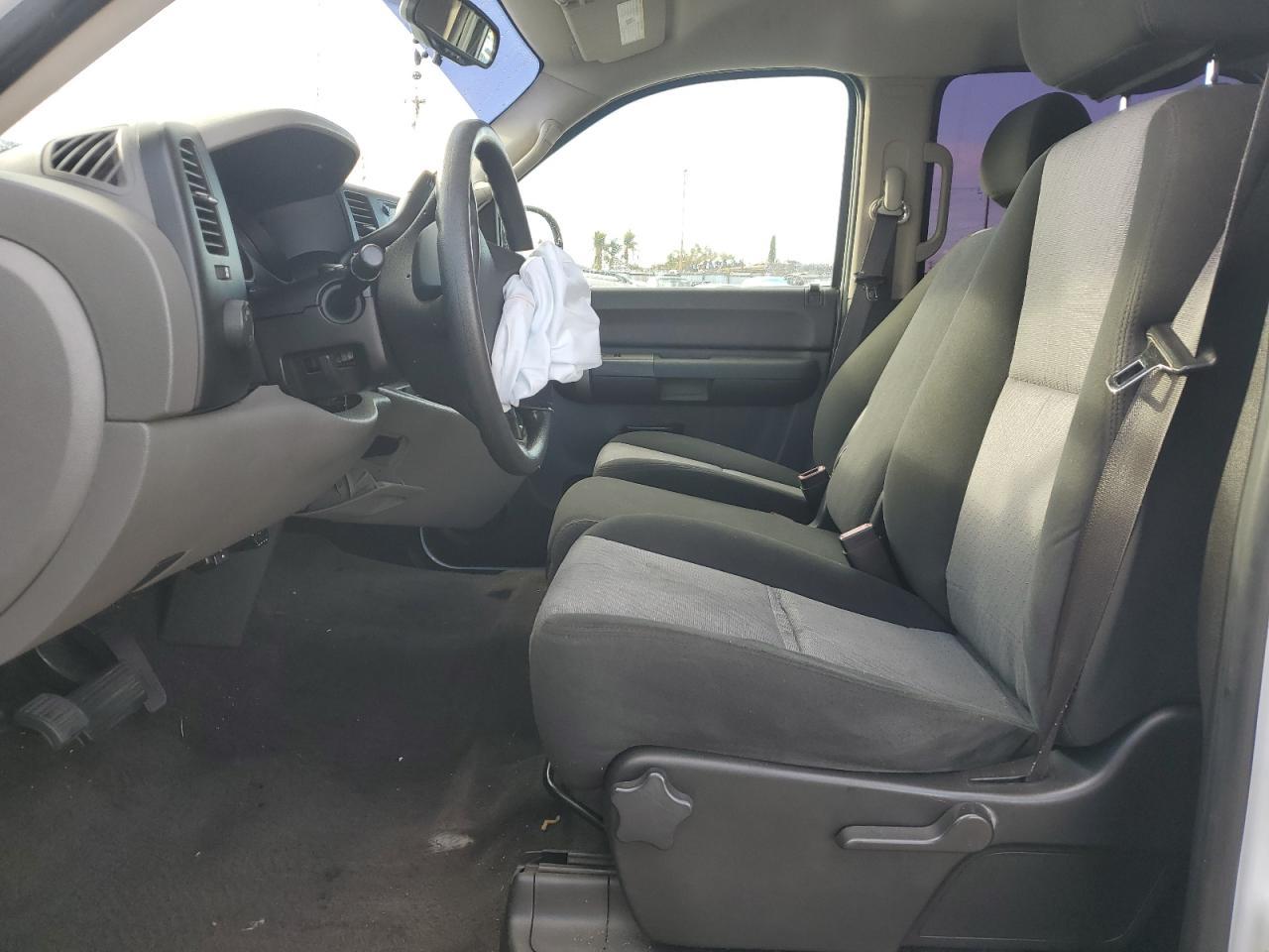 2009 Chevrolet Silverado C1500 - Image 7