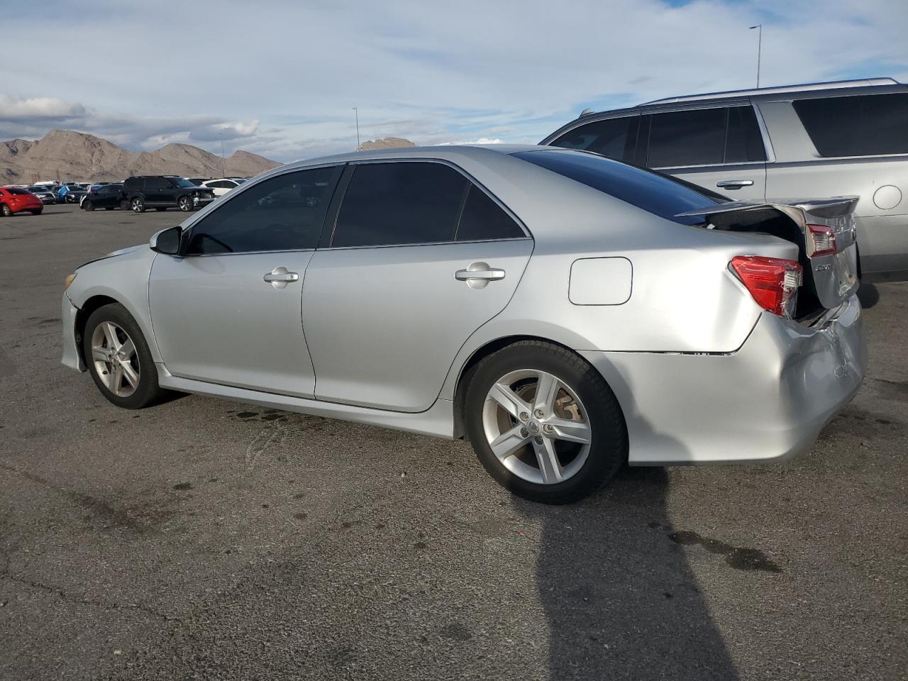 2014 Toyota Camry L - Фото 2