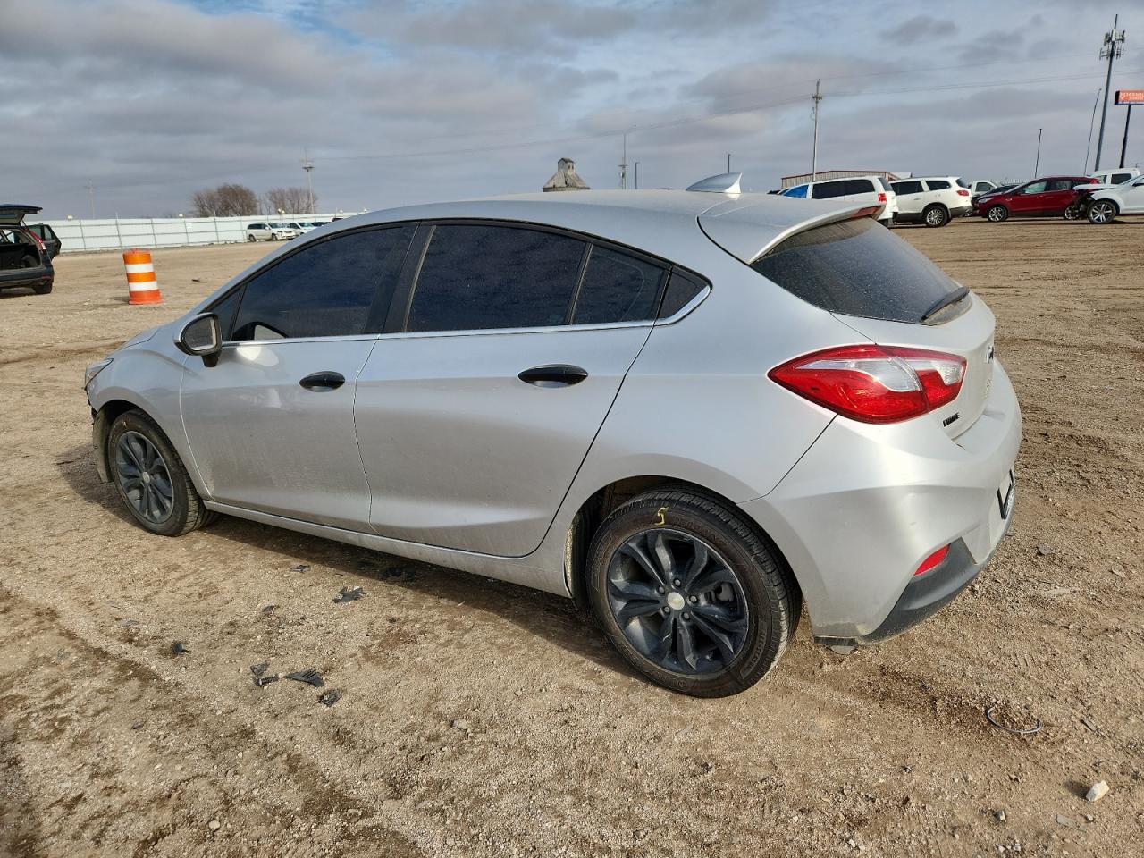2019 Chevrolet Cruze Lt - Image 2