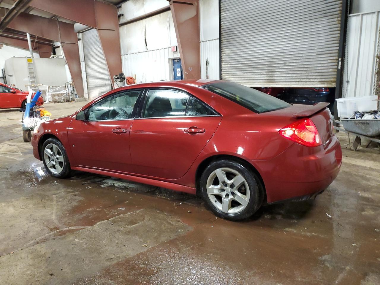 2010 Pontiac G6 - Image 2