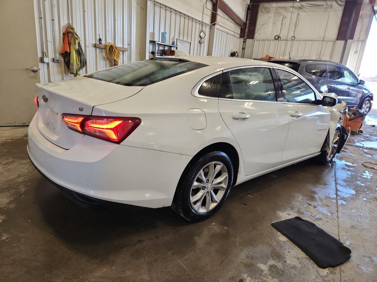 2020 Chevrolet Malibu Lt - Фото 3
