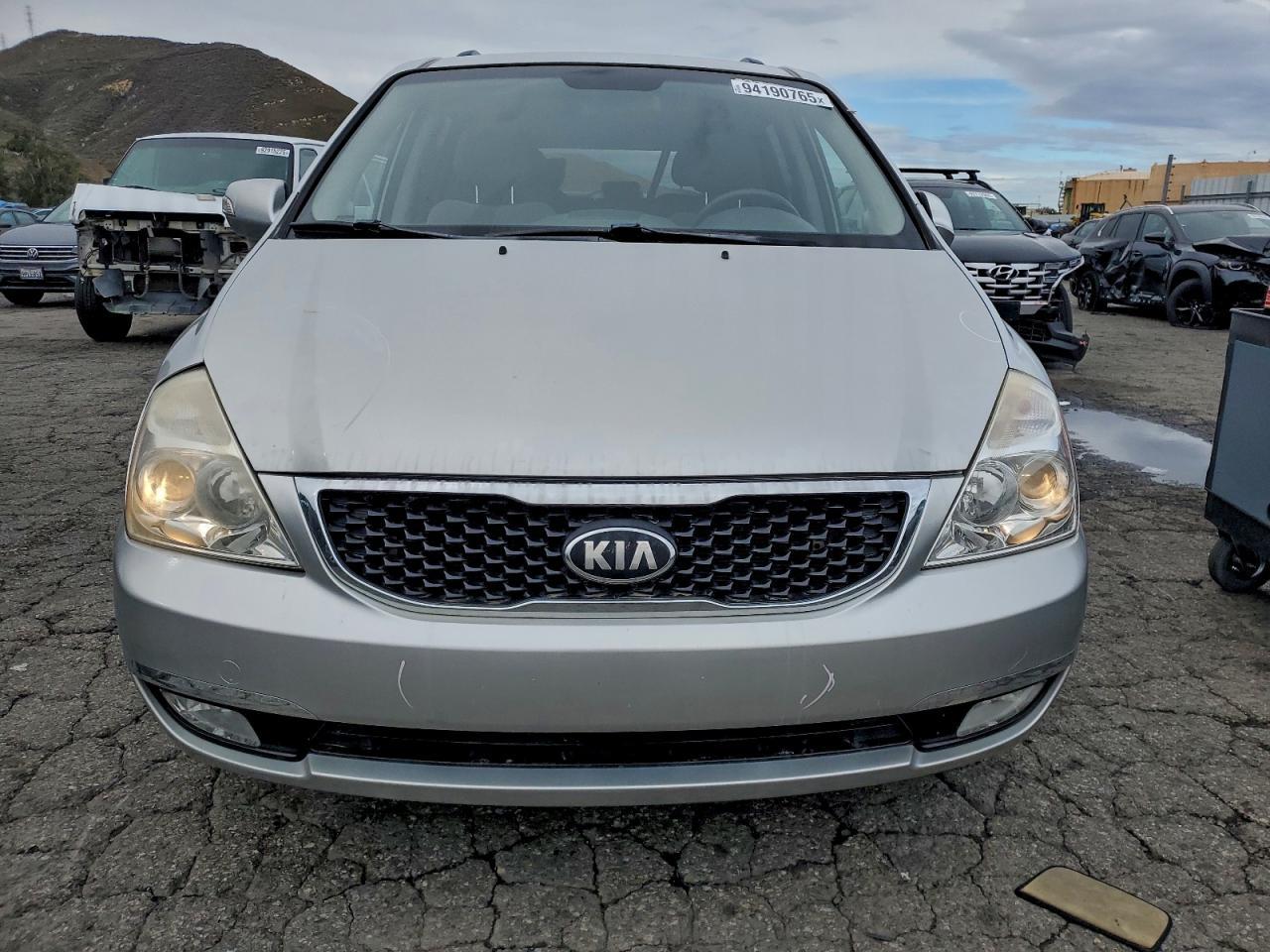 2014 Kia Sedona Lx - Фото 5