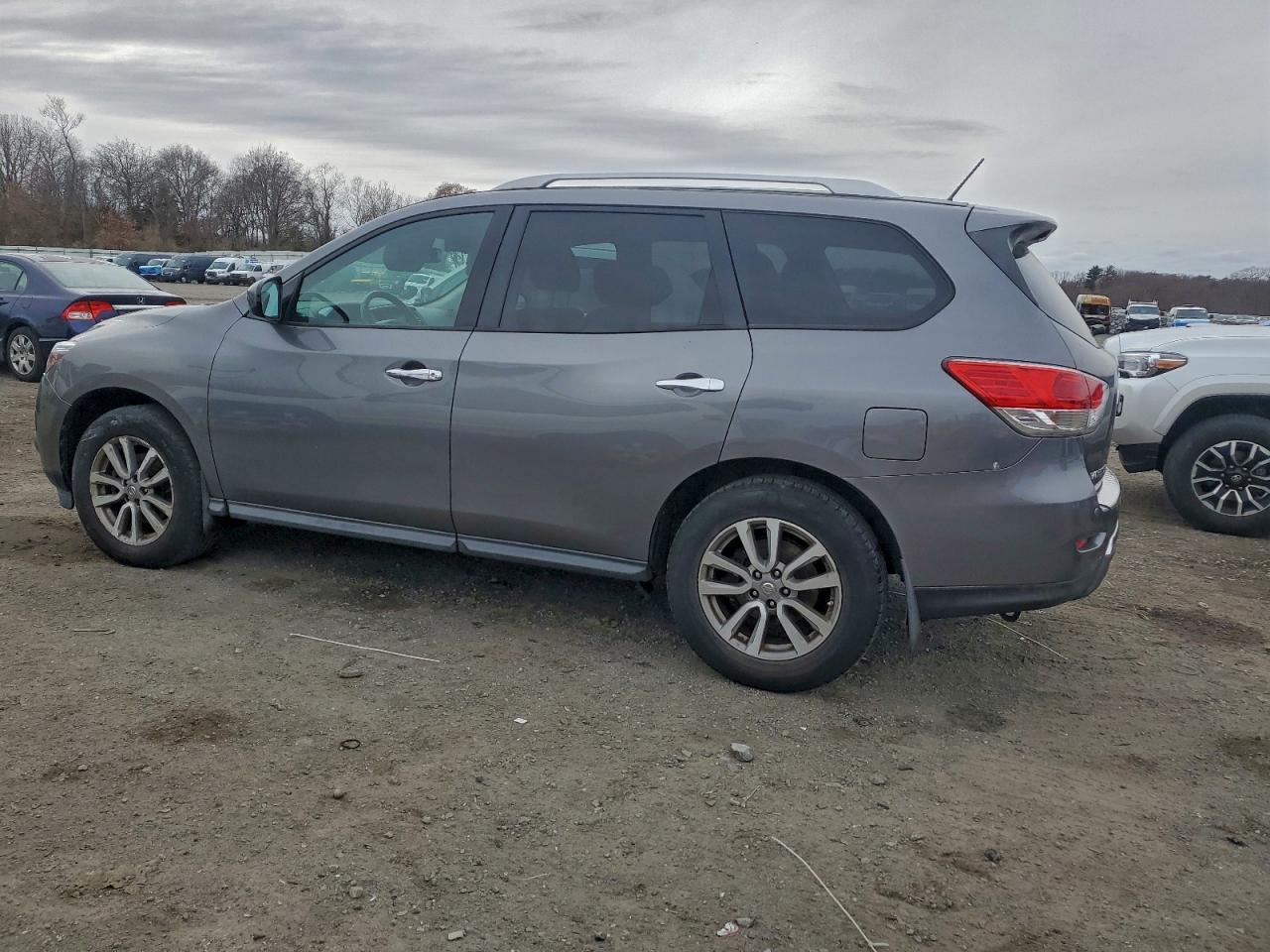 2016 Nissan Pathfinder Sv - Фото 2