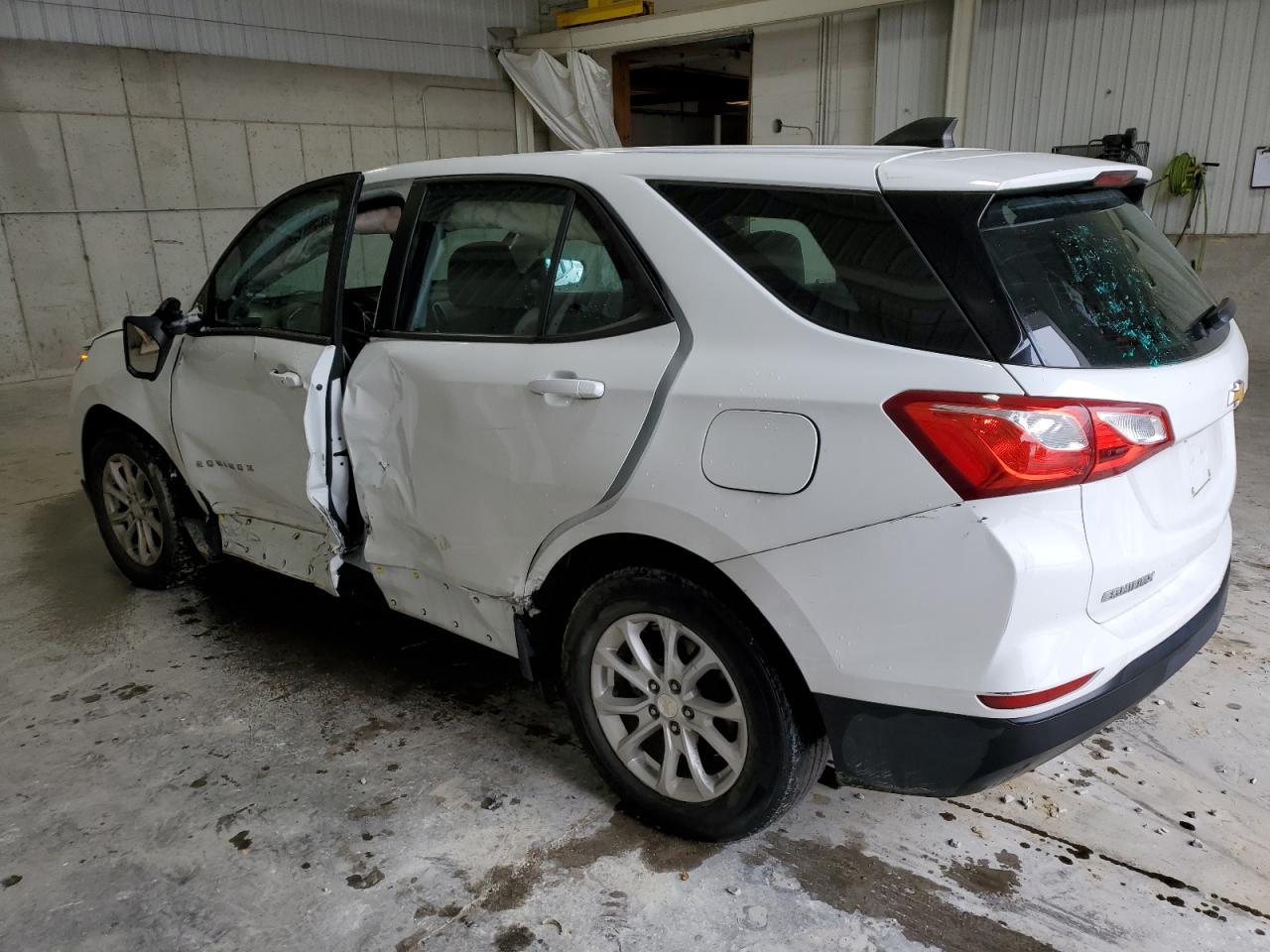 2021 Chevrolet Equinox Ls - Image 2