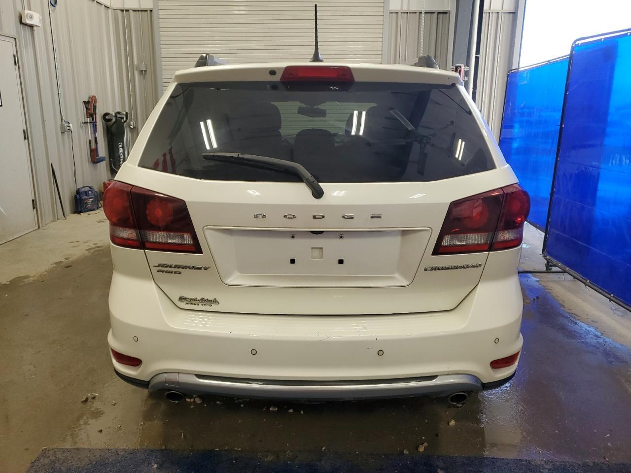 2017 Dodge Journey Crossroad - Image 6