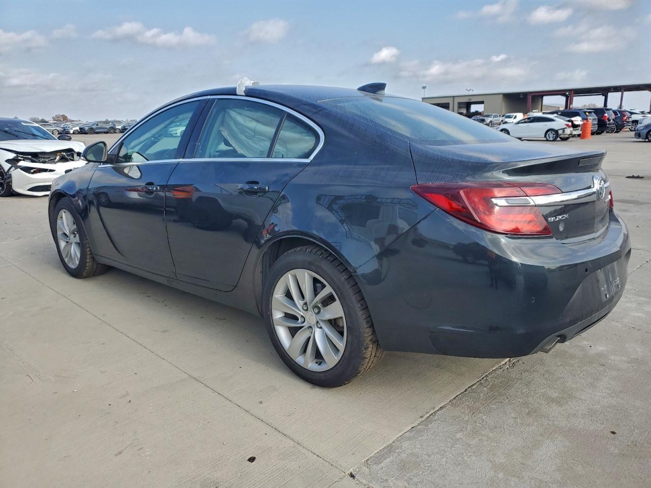 2016 Buick Regal Premium - Image 2