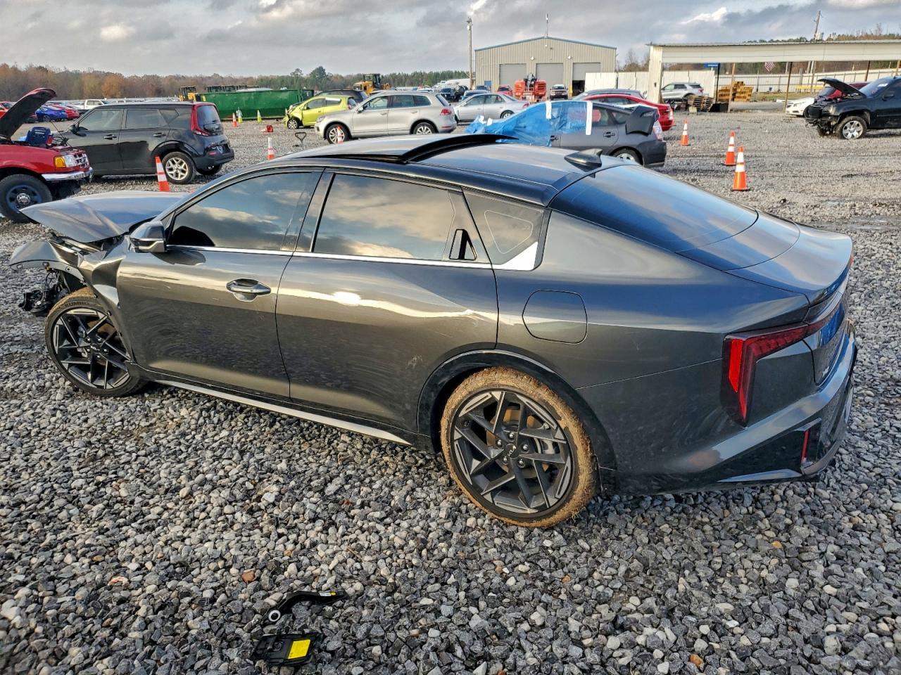 2025 Kia K4 Gt Line - Image 2