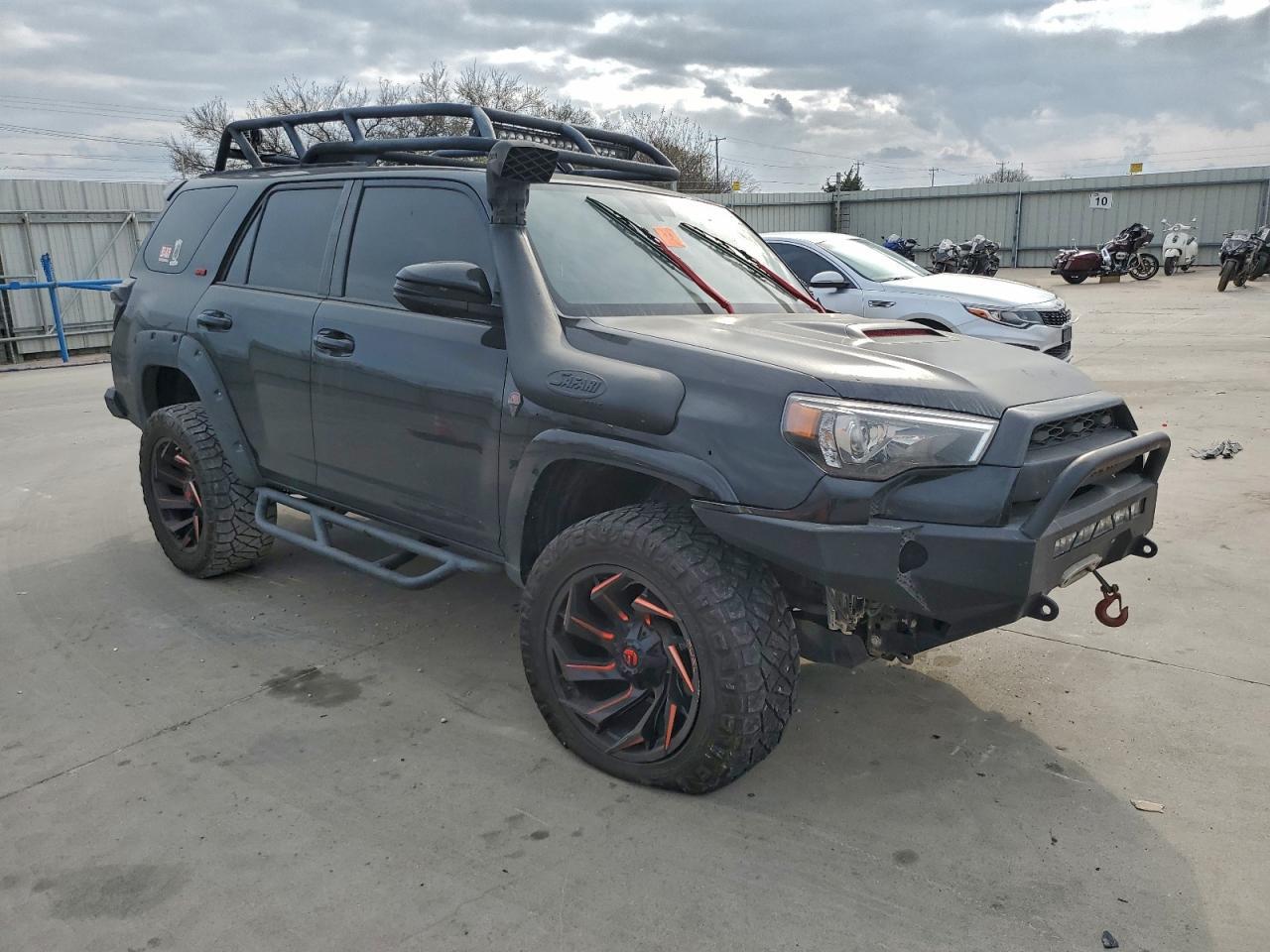 2016 Toyota 4Runner Sr5/Sr5 Premium - Image 4