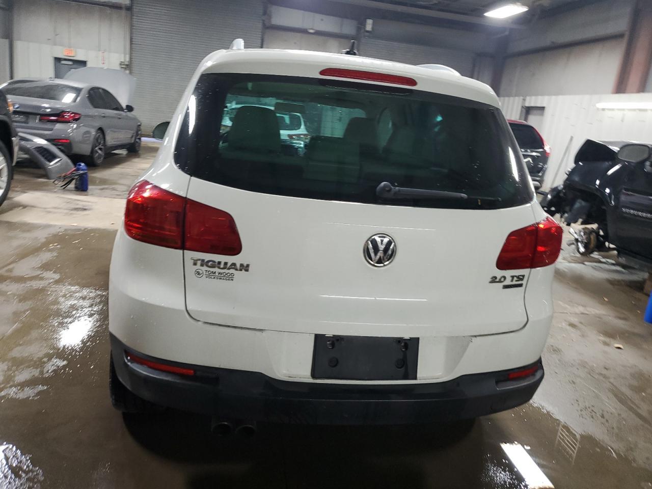 2013 Volkswagen Tiguan S - Image 6